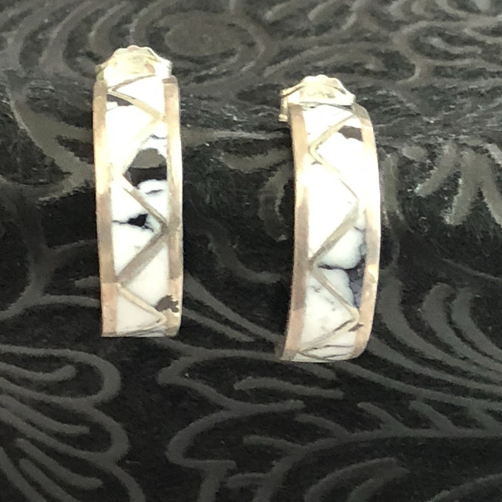 Roger Morgan Navajo Handmade White Buffalo Half Hoop Sterling‎ Silver Earrings - Picture 8 of 8